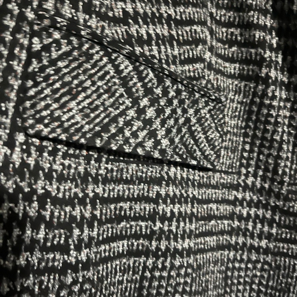 Blazer - Picture 4 of 4